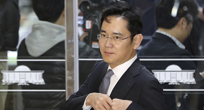 Samsung Chief Arrested Amid Investigation Into South Korean Corruption Scandal 